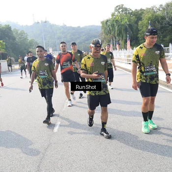 Runner Photo 6928396