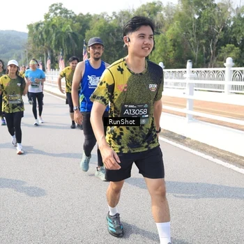 Runner Photo 6928459