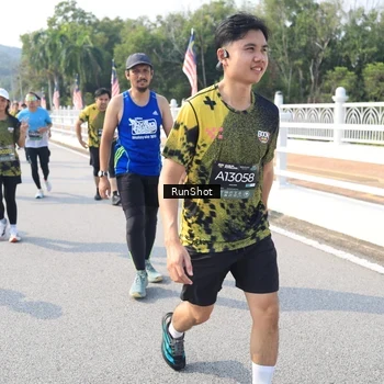 Runner Photo 6928462