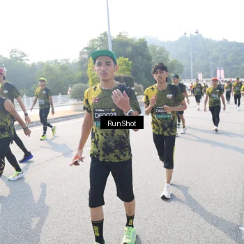 Runner Photo 6928473