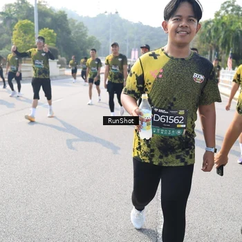 Runner Photo 6928544