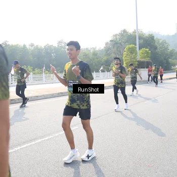 Runner Photo 6928573