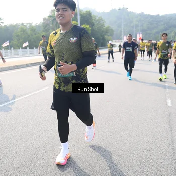 Runner Photo 6928607