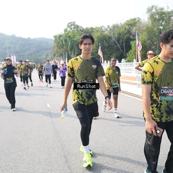Runner Photo 6928642