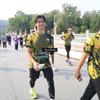 Runner Photo 6928652