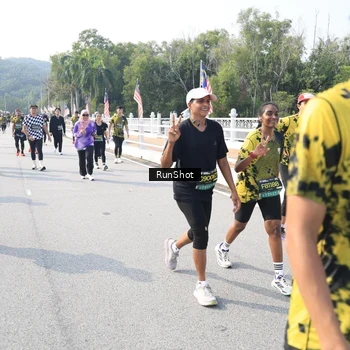 Runner Photo 6928656