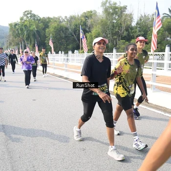 Runner Photo 6928657
