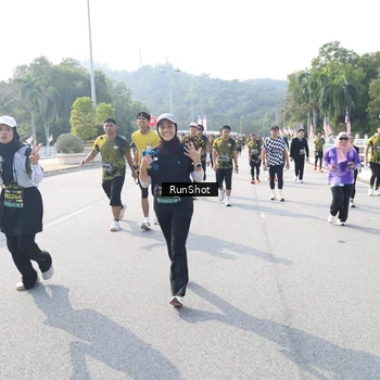 Runner Photo 6928663