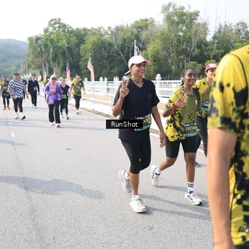 Runner Photo 6928664