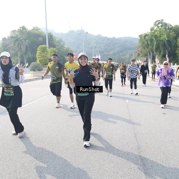 Runner Photo 6928665