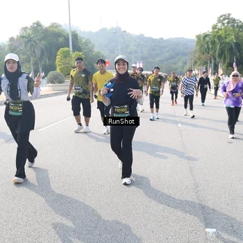 Runner Photo 6928666