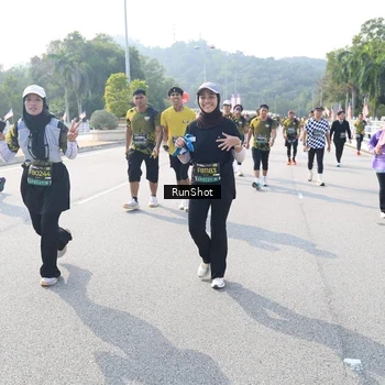 Runner Photo 6928668