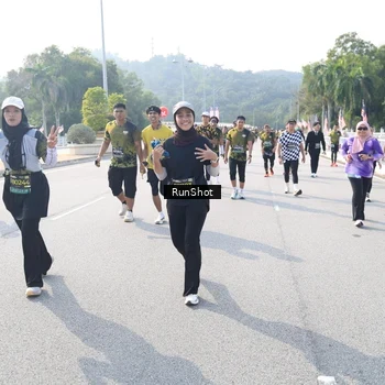 Runner Photo 6928674