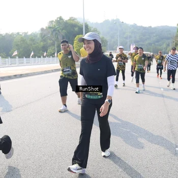 Runner Photo 6928675