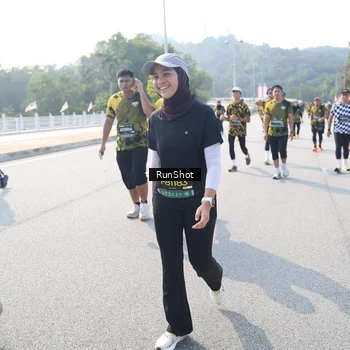 Runner Photo 6928678