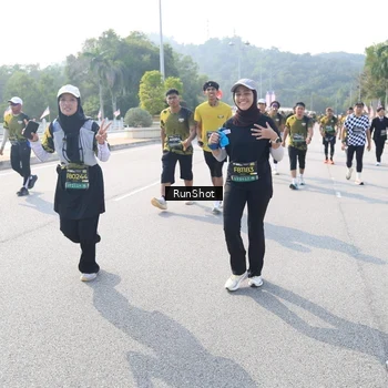 Runner Photo 6928680