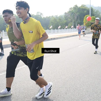 Runner Photo 6928688