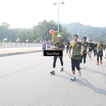 Runner Photo 6928691