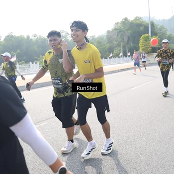 Runner Photo 6928693