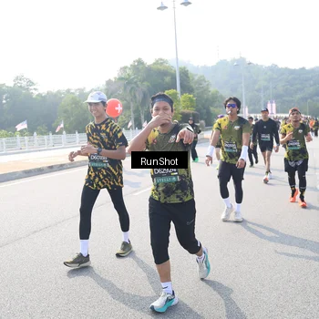 Runner Photo 6928697