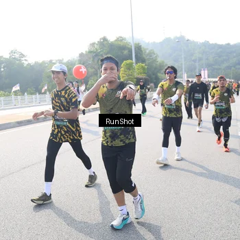 Runner Photo 6928699