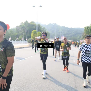 Runner Photo 6928705