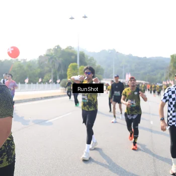 Runner Photo 6928706
