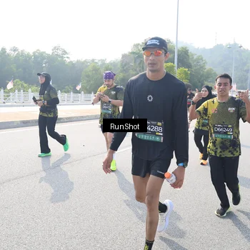 Runner Photo 6928729