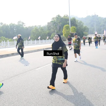 Runner Photo 6928736