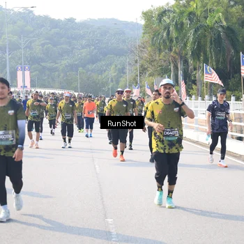 Runner Photo 6928753