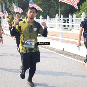 Runner Photo 6928785