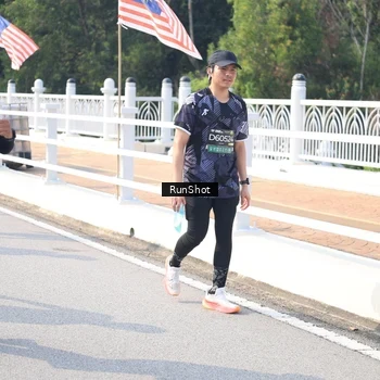 Runner Photo 6928789