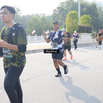 Runner Photo 6928811