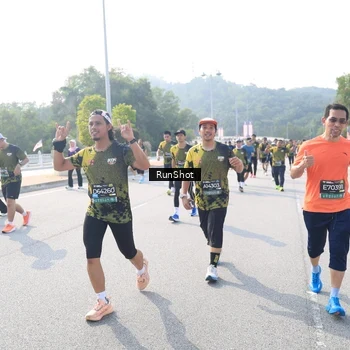 Runner Photo 6928816