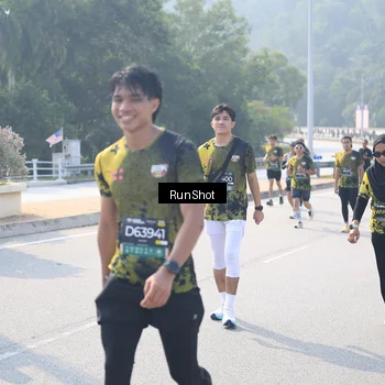 Runner Photo 6928993
