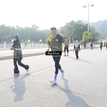 Runner Photo 6929117