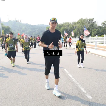 Runner Photo 6929221