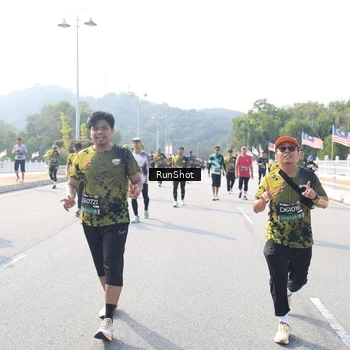 Runner Photo 6929599