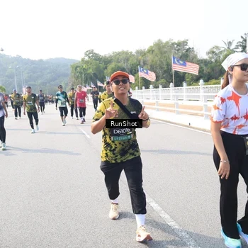 Runner Photo 6929600