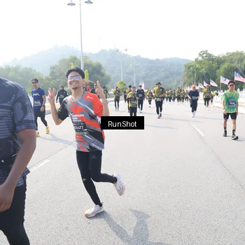 Runner Photo 6929727