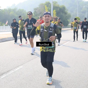 Runner Photo 6929752