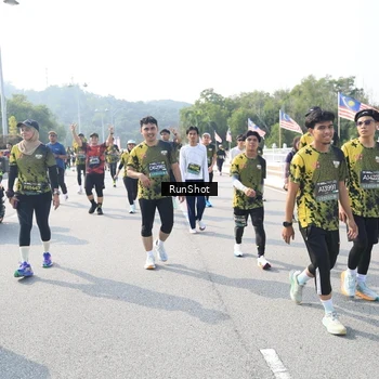 Runner Photo 6929875