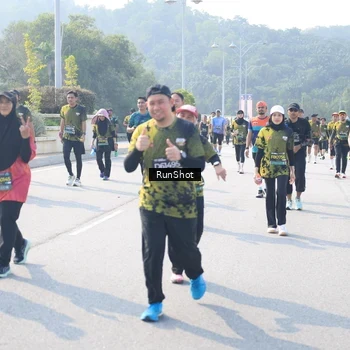 Runner Photo 6930001