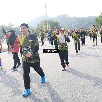 Runner Photo 6930008