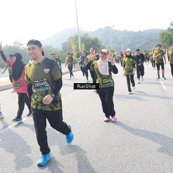 Runner Photo 6930012