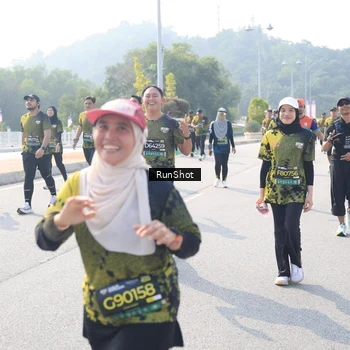 Runner Photo 6930020
