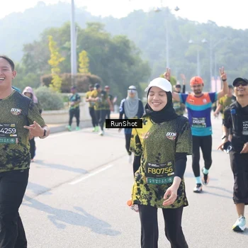 Runner Photo 6930024