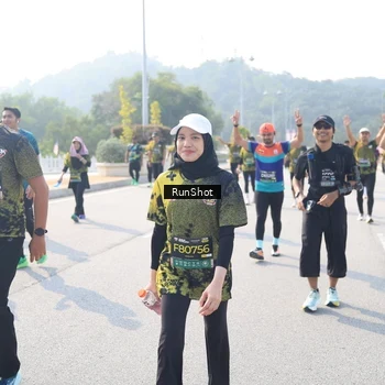 Runner Photo 6930028