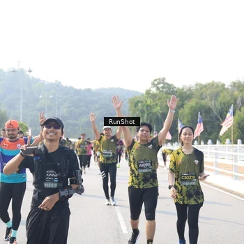 Runner Photo 6930030