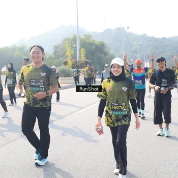 Runner Photo 6930032